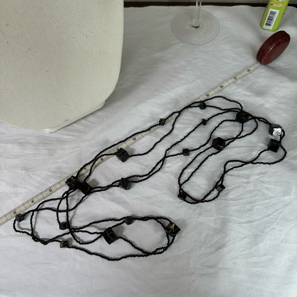 Two ultra long black seed bead and cube necklaces - Picture 3 of 7